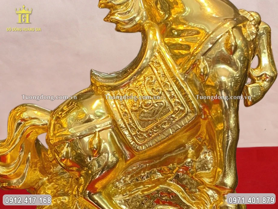 Từng họa tiết hoa văn được chăm chút tỉ mỉ